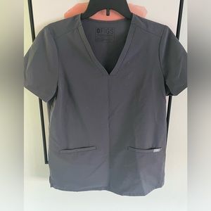 Figs Casma™ Three-Pocket Scrub Top